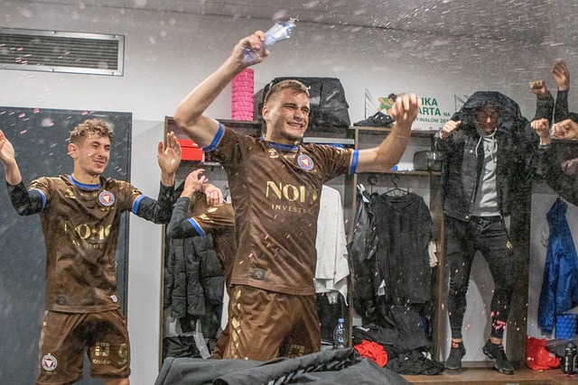 俊脱颖而出 俊脱颖而出